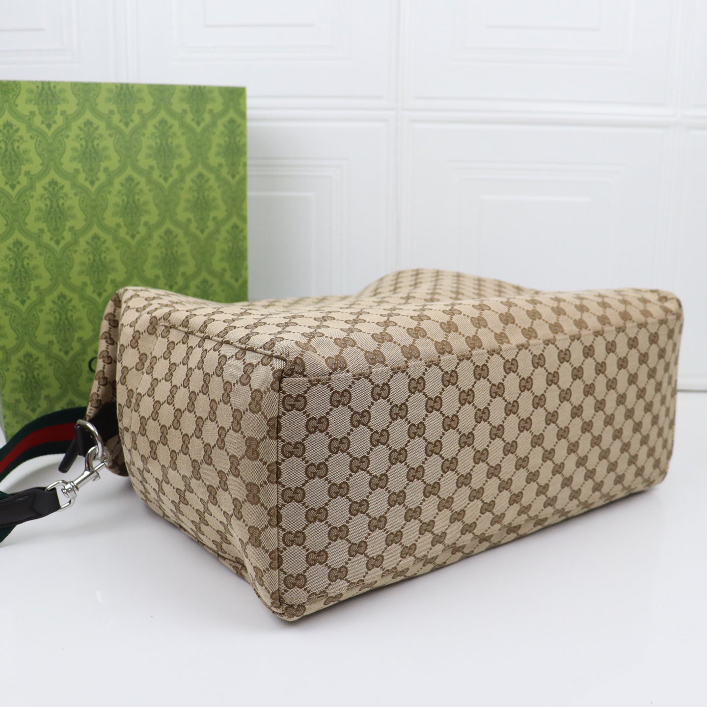 Gucci 2025 Spring-Summer Collection Travel Bag - 821688 Beige & Brown GG Canvas, 44×36×18cm Structured Luggage with Embossed Logo