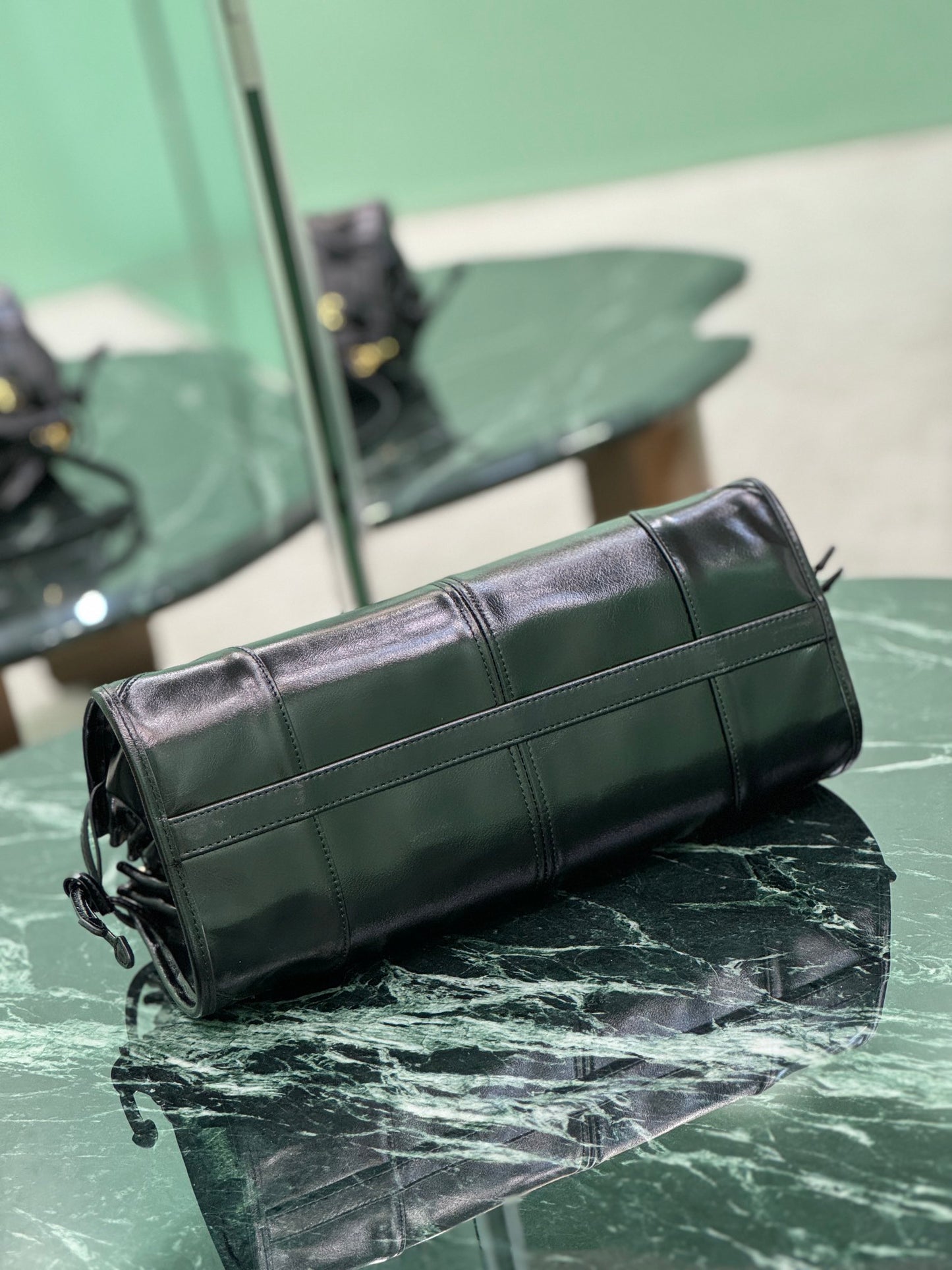 [2023 AW New] SoftLux Short Handle Waxed Leather Bag Vintage Gold Hardware with Triangle Logo 32cm Convertible Crossbody Tote