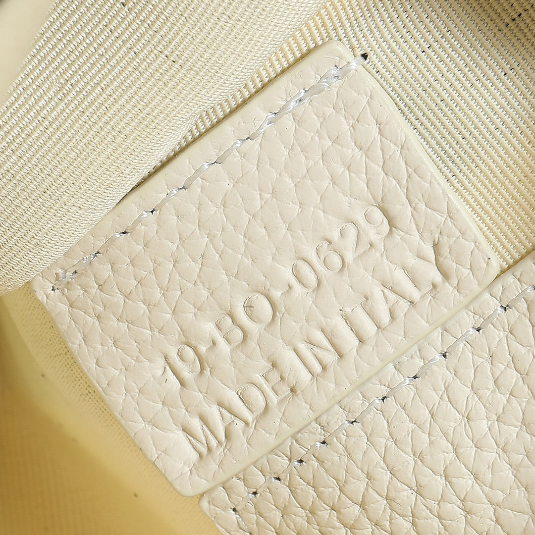 Dior A5 Triangle Clutch Bag｜Beige Gravity Outline Embossed Leather｜6 Card Slots & Detachable Wrist Strap