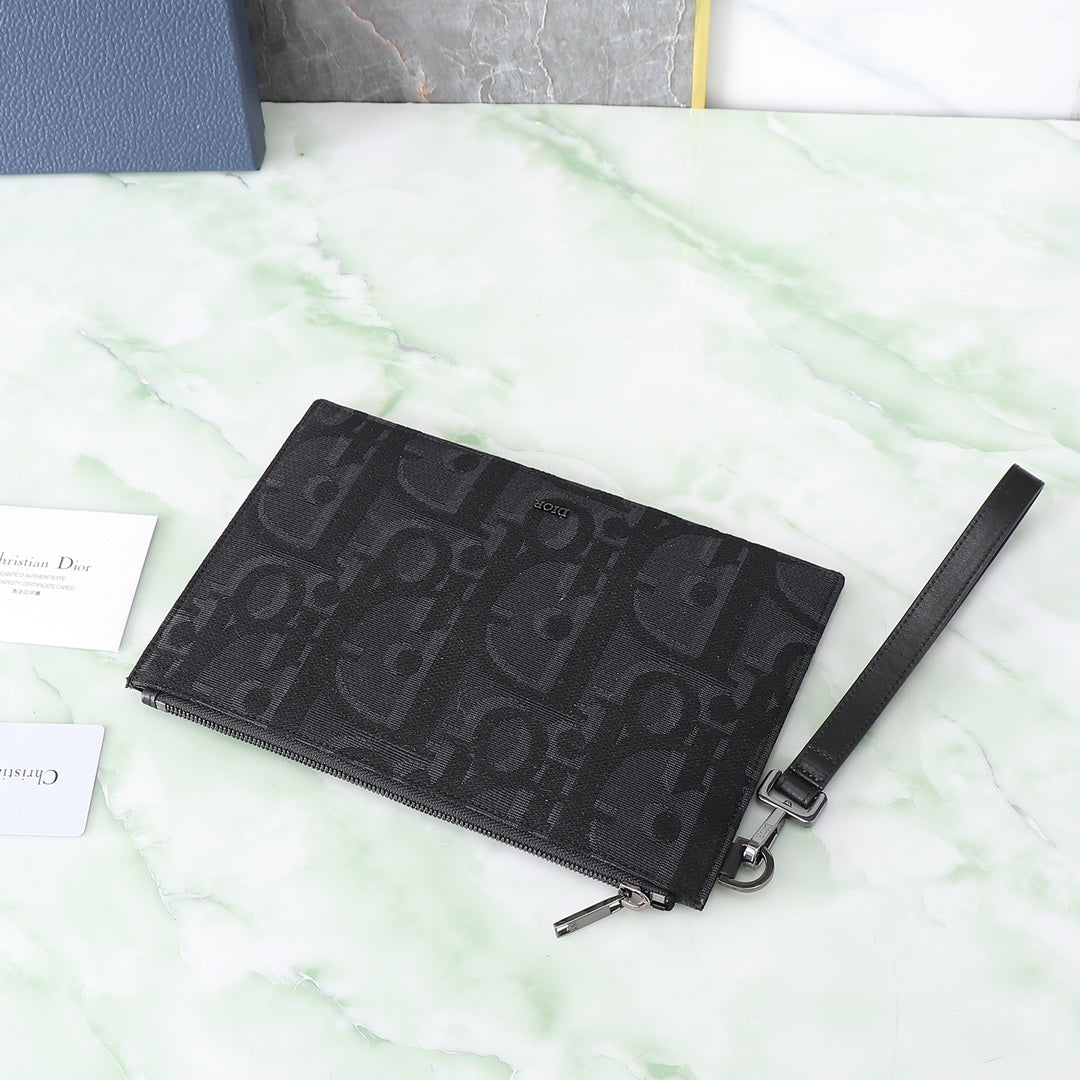 A5 Oblique Print Clutch Bag｜Beige & Black Contrast Trim｜4 Card Slots & Phone Pocket｜Brass Zipper