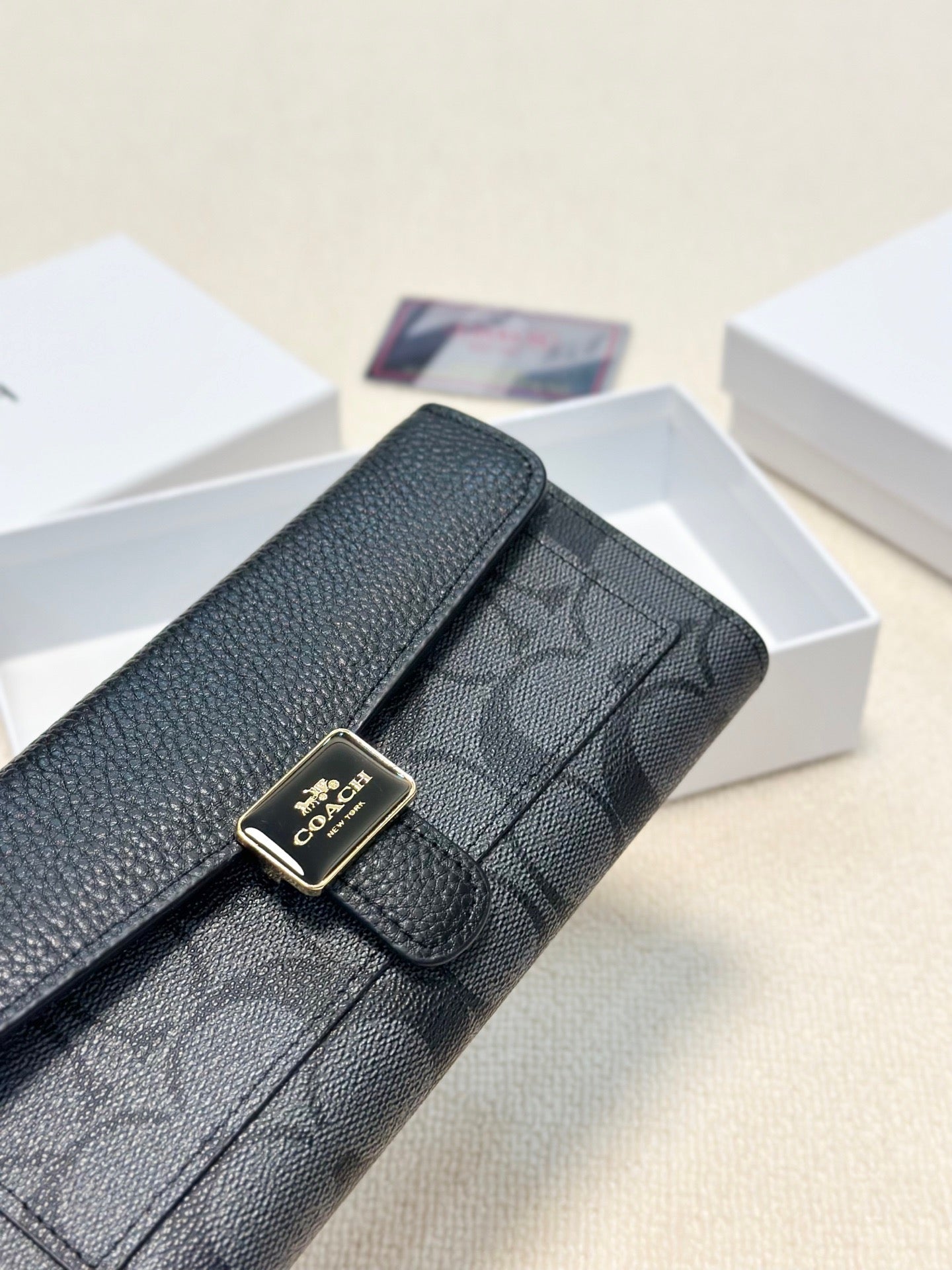 Coach-Style 19x10 Black Genuine Leather Clutch - Exquisite Craftsmanship, Spacious Interior, Luxe & Minimalist