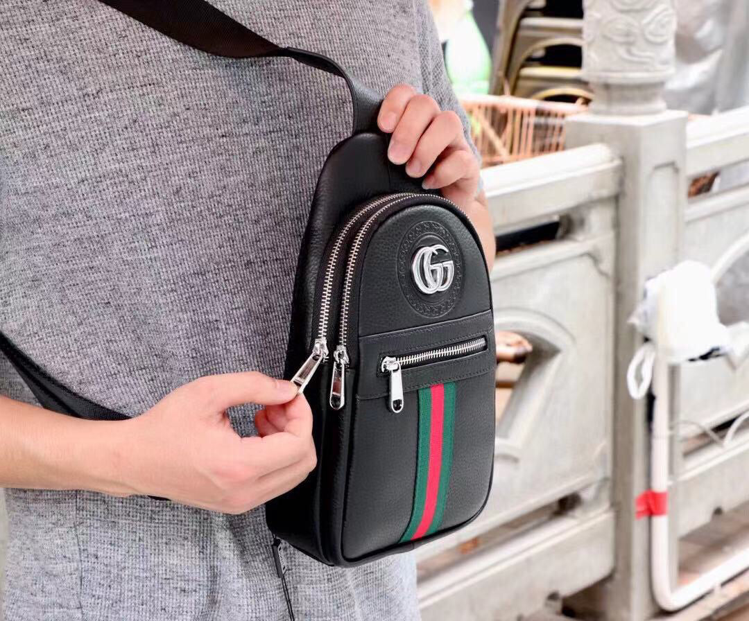 Gucci Men's Crossbody Bag | Italian Full-Grain Leather | 30x18x7cm Anti-Theft Design