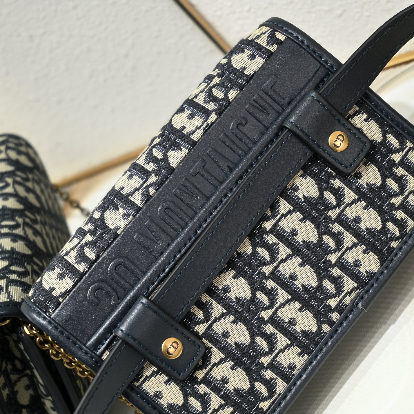 Dior 30 Montaigne Blue Oblique 2-in-1 Multifunctional Clutch Bag - Belt Strap/Shoulder/Crossbody/CD Emblem