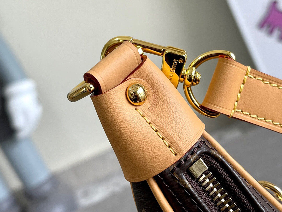 [Premium Original Leather] LV 2022 Early Spring Moon Bag 🌙 Top-Quality Replica with Full Packaging | 24cm Vintage Design, Comparable to Classic Pea Bag