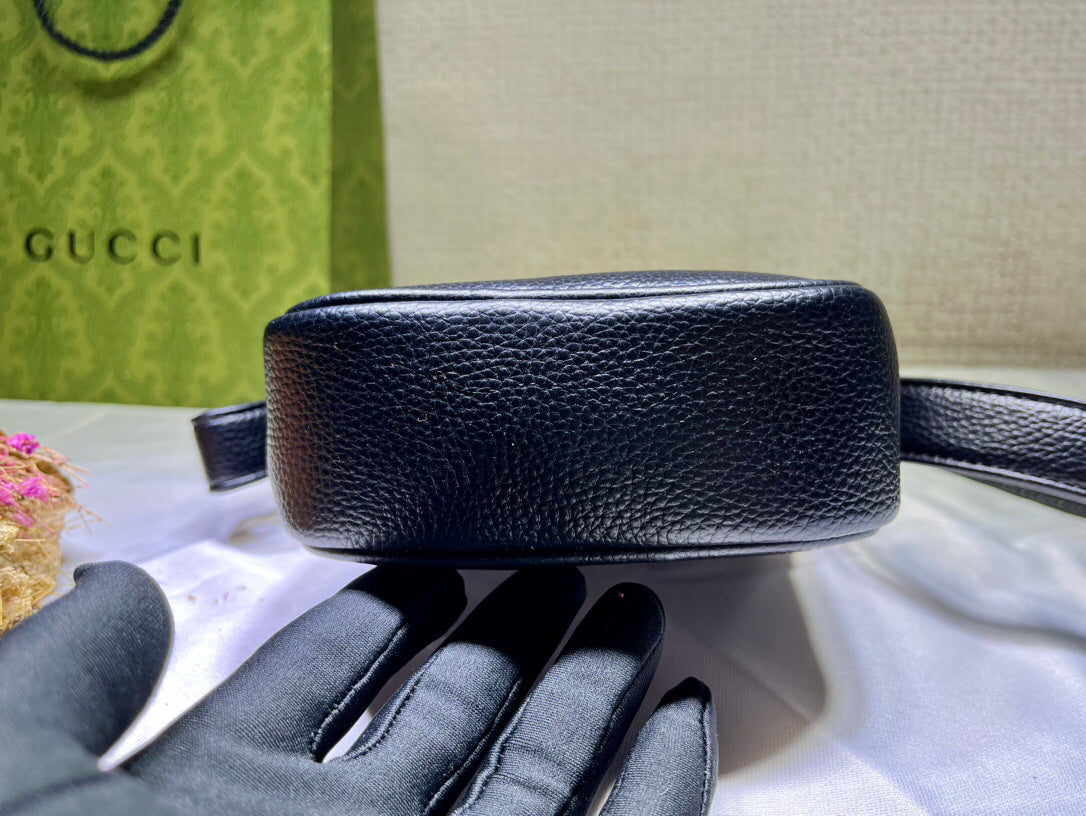 Vintage Gucci Monogram Men's Full-grain Leather Crossbody Bag - 13x18x5cm Retro 80s Document Pouch Design