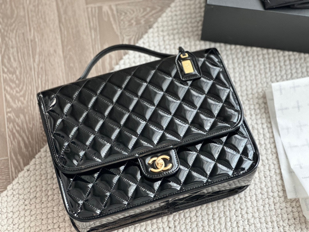 Chanel22k Glossy Quilted Backpack | Classic Metal Chain + 3D Diamond Stitch | 31x26cm Limited Edition Luxury
