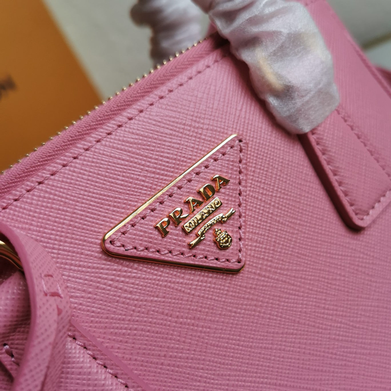 Designer-Inspired Mini Galleria Bag 20x15x9.5cm - Saffiano Leather w/ Detachable Strap & Brushed Gold Hardware