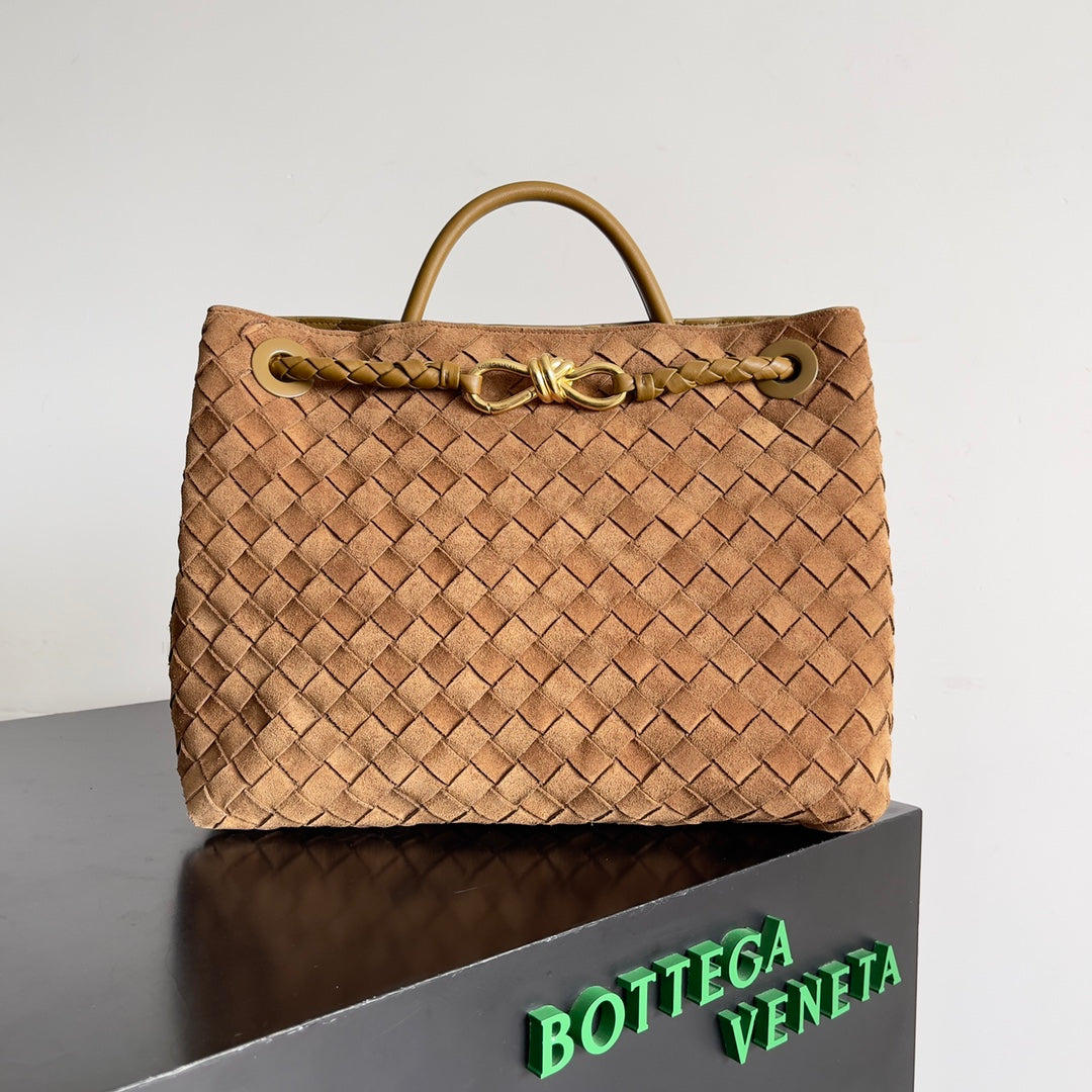 Bottega Veneta Andiamo Intrecciato Leather Tote Bag – Adjustable Shoulder Strap, Brass Knot Detail, Unisex Luxury Handbag