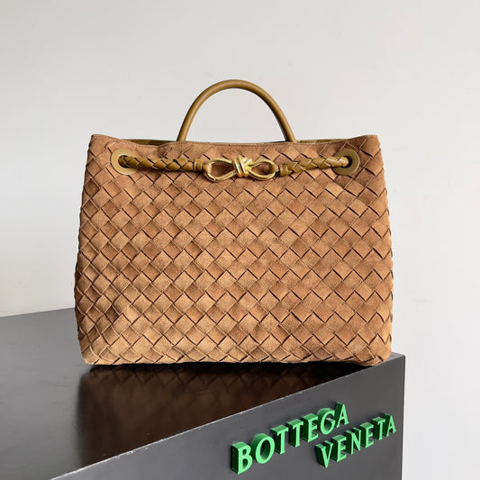 Bottega Veneta Andiamo Intrecciato Leather Tote Bag – Adjustable Shoulder Strap, Brass Knot Detail, Unisex Luxury Handbag