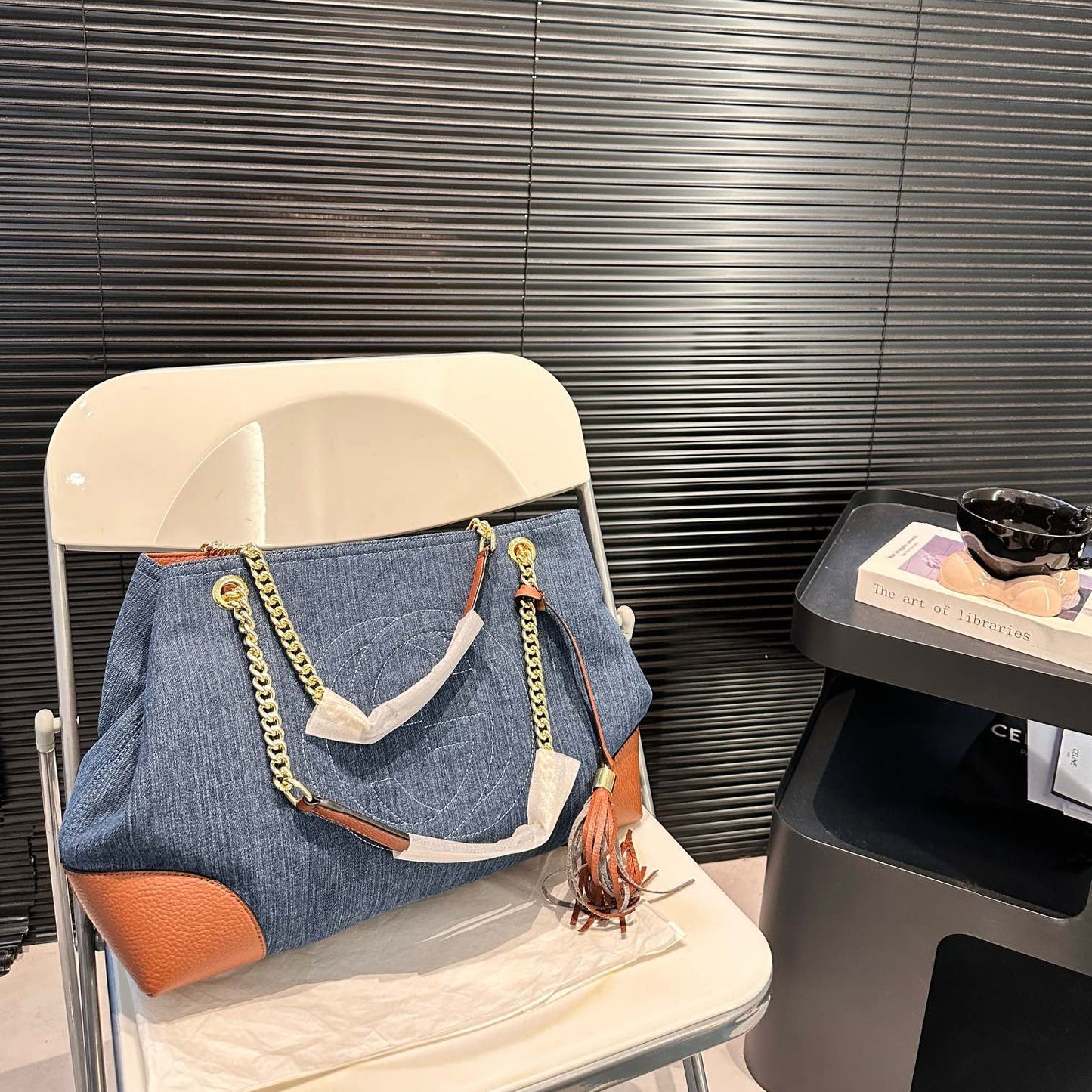 Gucci Soho Denim Fringe Tote – 38x27cm Spacious Design, Padded Chain Strap, Ultimate Travel Companion