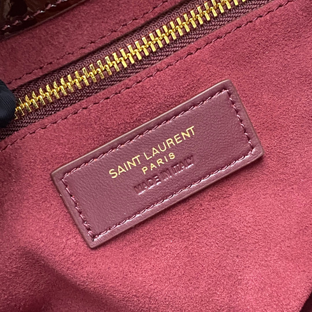 👜 2024 SS Patent Leather Wine Red Gold Underarm Bag Le5A7 Hobo | Adjustable Strap Luxury Shoulder Bag