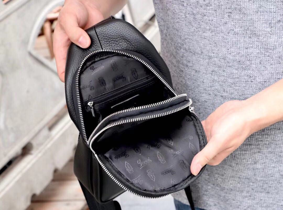 Gucci Men's Crossbody Bag | Italian Full-Grain Leather | 30x18x7cm Anti-Theft Design