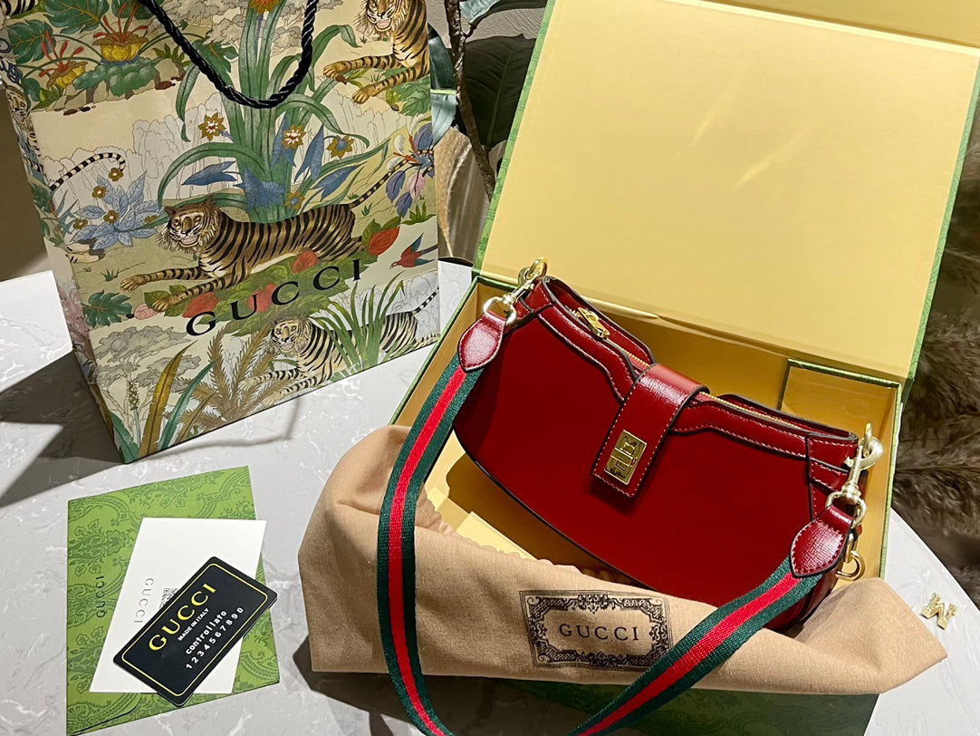 Gucci Moon Side Mini Hobo Bag – 12x24x5cm Retro Lock Clasp, 3rd-Generation Crest, Moonlight-Inspired Luxury