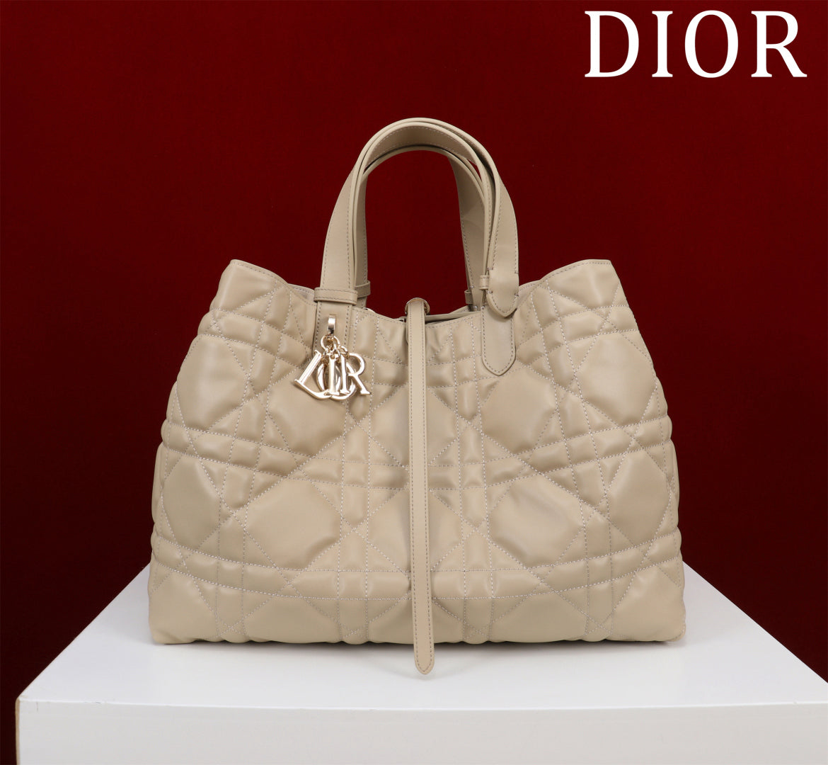 Beige Calfskin Tote Bag｜Drawstring Closure & Detachable Pouch｜Adjustable Leather Handles｜Medium 28.5×21.5×19cm