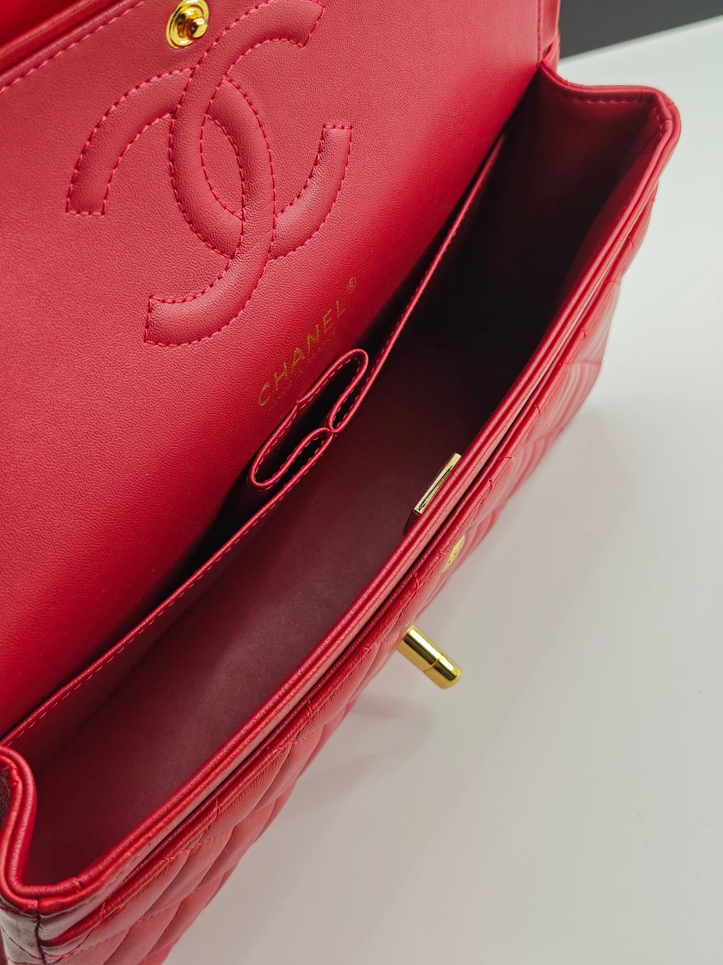 Chanel Classic CF1112 Handbag Genuine Imported Lambskin with Chip & Stamp 24K Gold Plated Hardware Anti-Fade Custom Luxury Red Gold Buckle