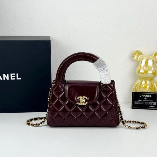 Chanel 24 Fall-Winter Camellia Bag | Virginie Viard's Tribute to Timeless Elegance | 20cm Runway Collector's Piece
