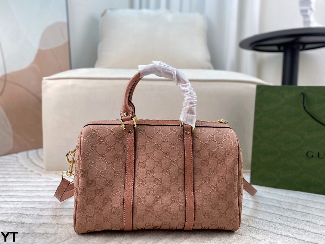 Gucci GG Canvas Pillow Tote Bag – Reversible Shoulder & Hand Carry 32x22cm Lightweight & Durable Must-Have Luxury