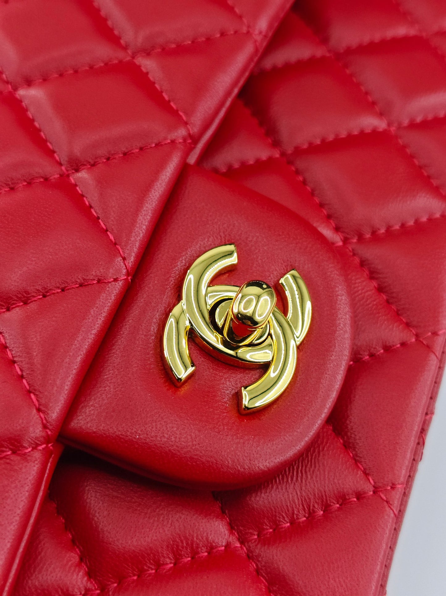 Chanel Classic CF1112 Handbag Genuine Imported Lambskin with Chip & Stamp 24K Gold Plated Hardware Anti-Fade Custom Luxury Red Gold Buckle
