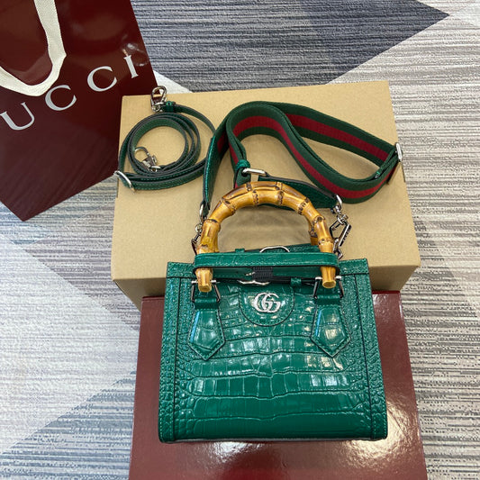 GUCCI 2023 Crocodile-Embossed Mini Backpack 20x16x10cm Fluorescent Buckle Bamboo Handle & Detachable Straps