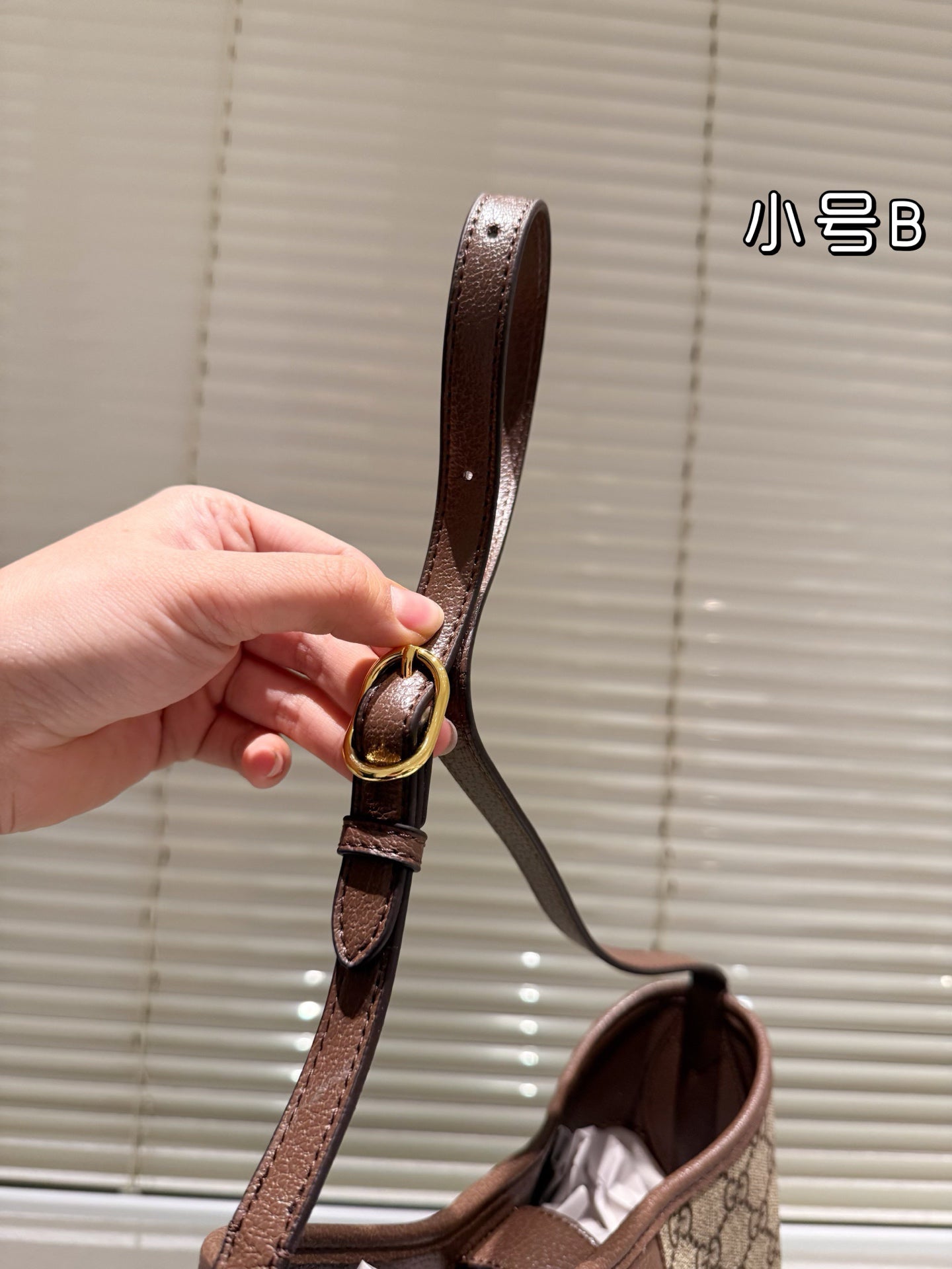 Gucci GG Hobo Tote Bag – 34.3x23.2cm Lightweight & Spacious Timeless Brown Monogram Perfect for Work & Travel