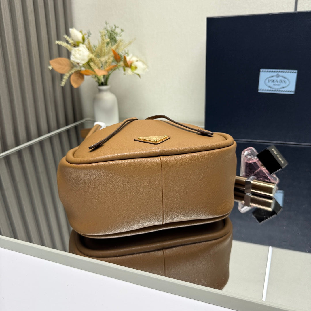 Caramel Calfskin Bucket Bag with Detachable Strap - Multiway Handbag & Crossbody | 22x21x10.5cm Large Tote