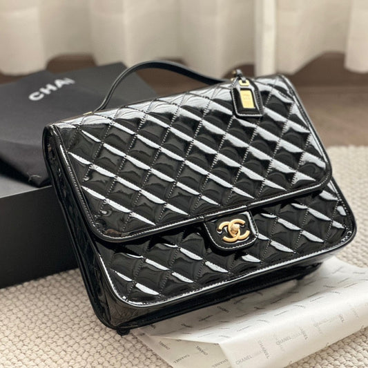Chanel22k Glossy Quilted Backpack | Classic Metal Chain + 3D Diamond Stitch | 31x26cm Limited Edition Luxury