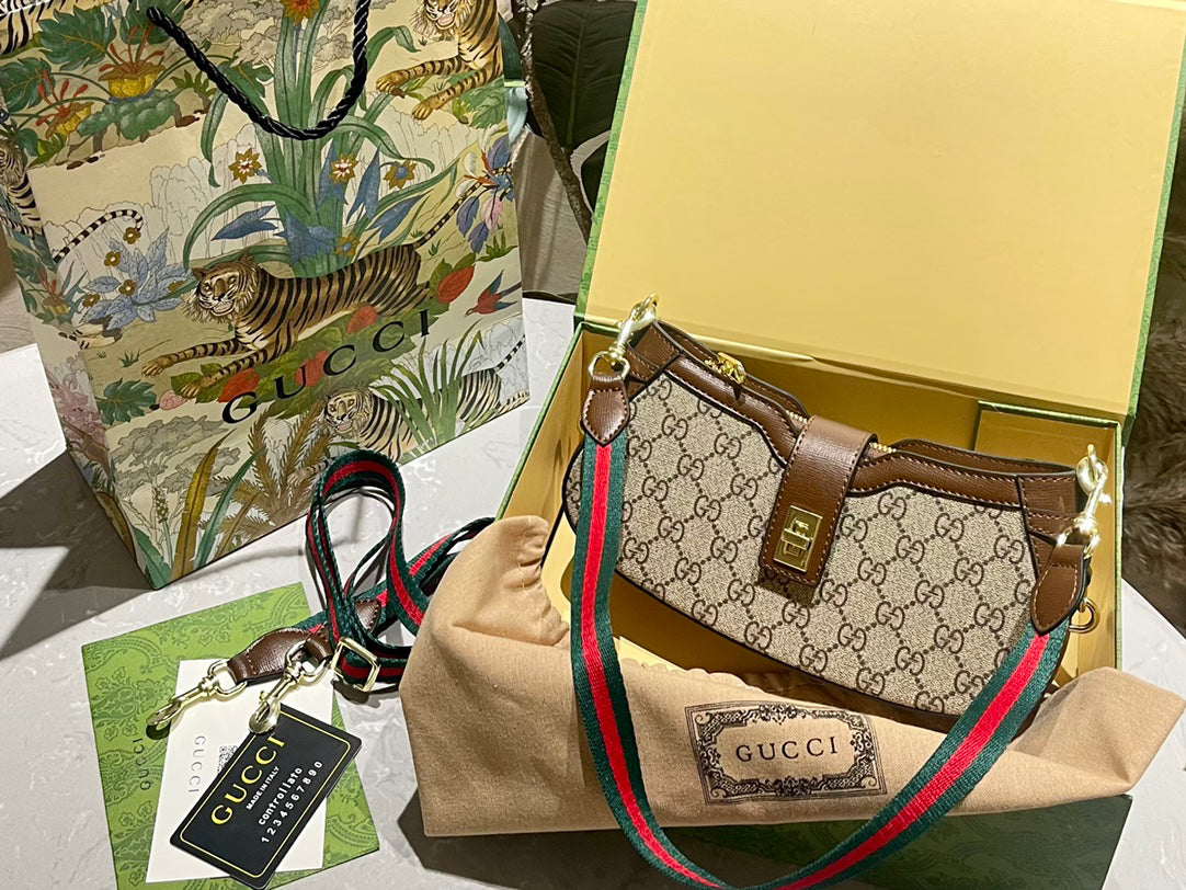 Gucci Moon Side Mini Hobo Bag – 12x24x5cm Retro Lock Clasp, 3rd-Generation Crest, Moonlight-Inspired Luxury