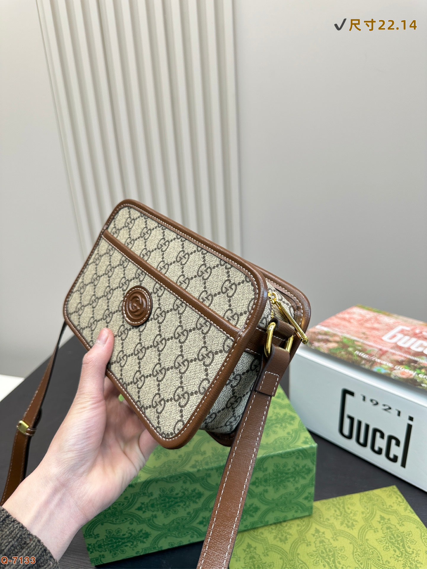 Gucci GG Monogram Camera Bag – Unisex Vintage Square Design 22x14cm Classic Crossbody
