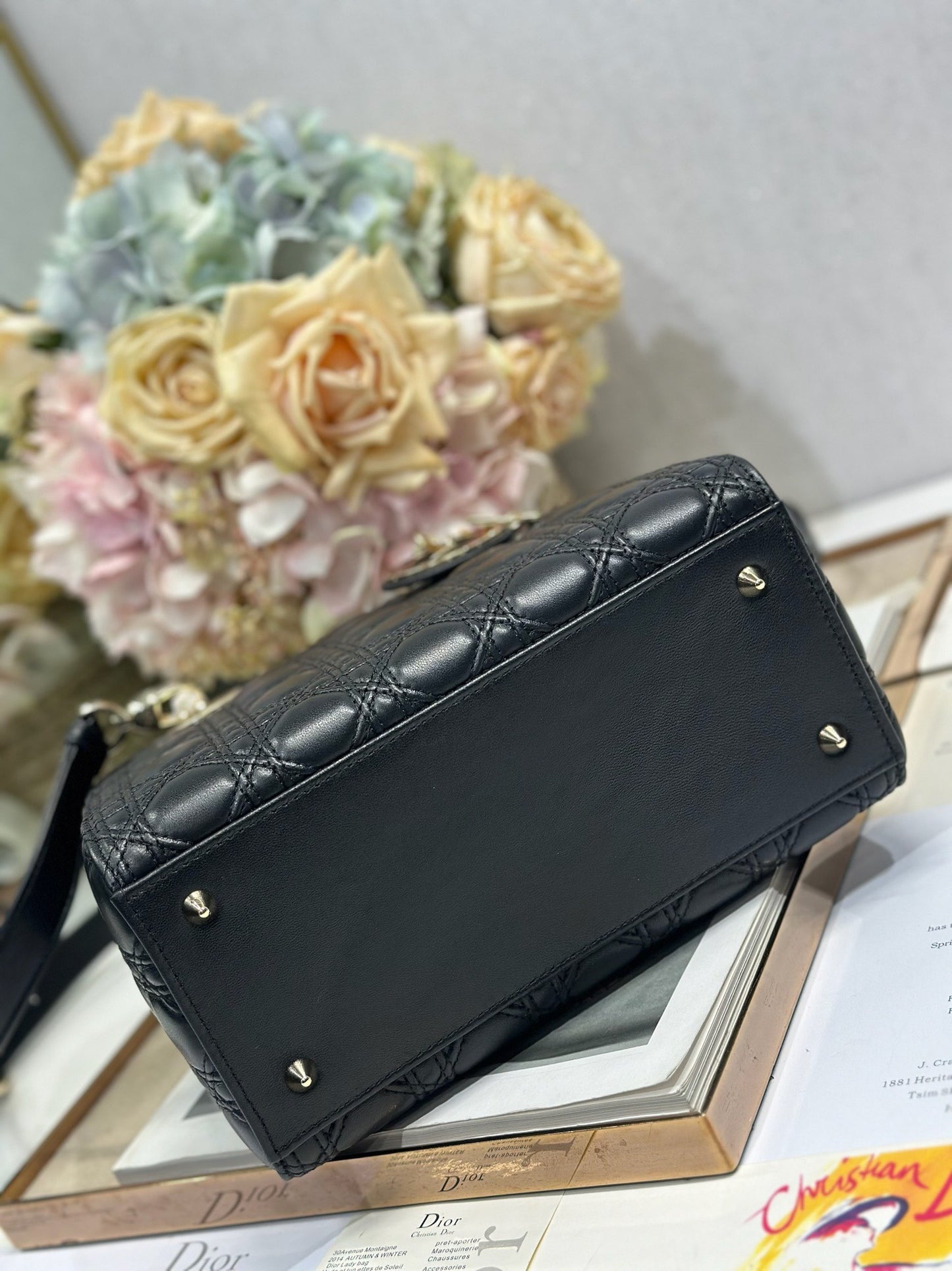 DIOR LADY DIOR MEDIUM BLACK LAMBSKIN CANNAGE QUILTED DOUBLE-STITCHING HANDBAG WITH DETACHABLE STRAP