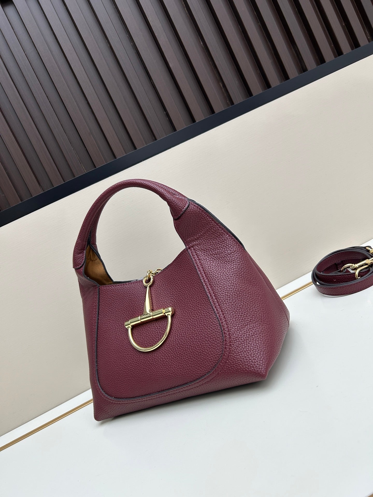 GUCCI Softbit Calfskin Convertible Tote 27.5x21x16cm with Gift Box - 2024 New Women's Work Bag (Premium Holiday Gift)