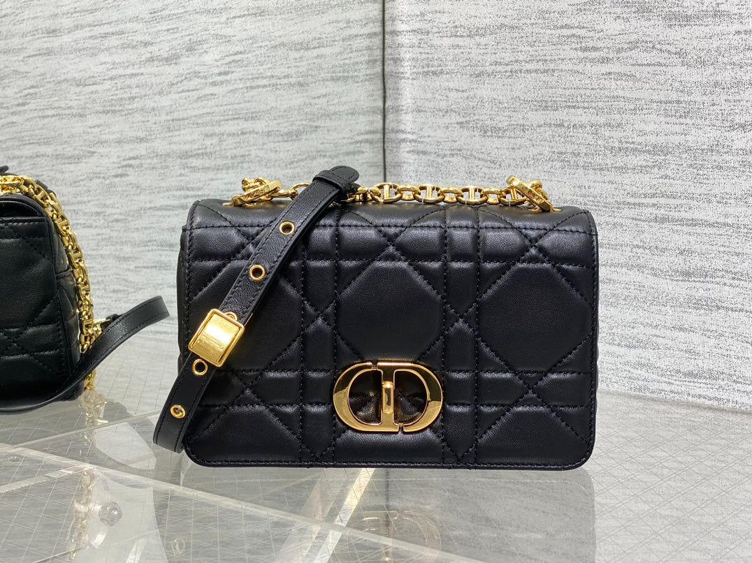 Caro Quilted Crossbody Bag｜20x13x7cm Calfskin｜Gold Chain Strap｜Day-to-Night Versatile