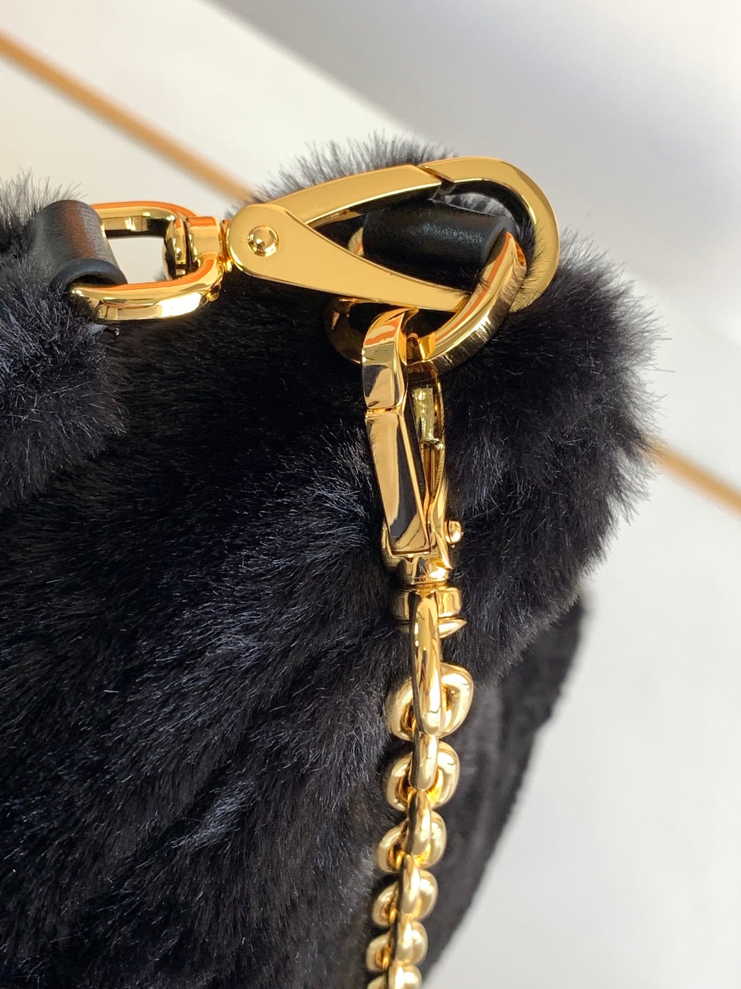 ✨2022 Winter Puffer Tote Bag 3in1｜Removable Chain+Plush Handle｜Triangle Logo｜22cm Spacious Organizer