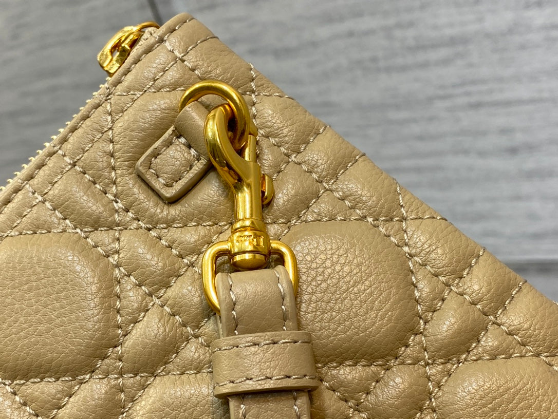 Dior Caro Daily Beige Handbag in Stock｜Detachable Wrist Strap｜30×21.5cm Vintage Style Tote Bag for Daily Use