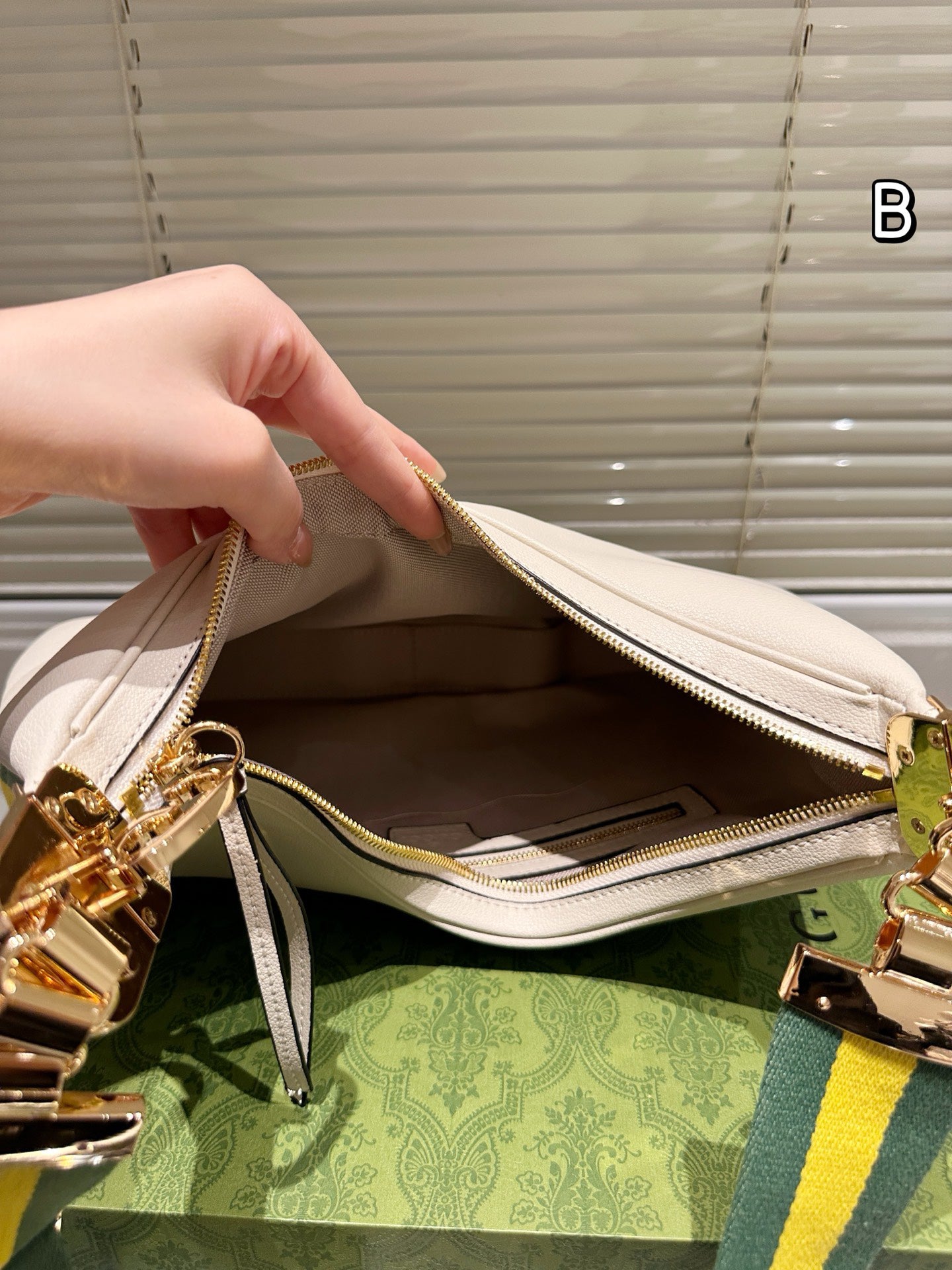 Gucci Convertible Handbag – Shoulder Bag & Tote Original Leather 33x29 Cm Full Packaging Recommended