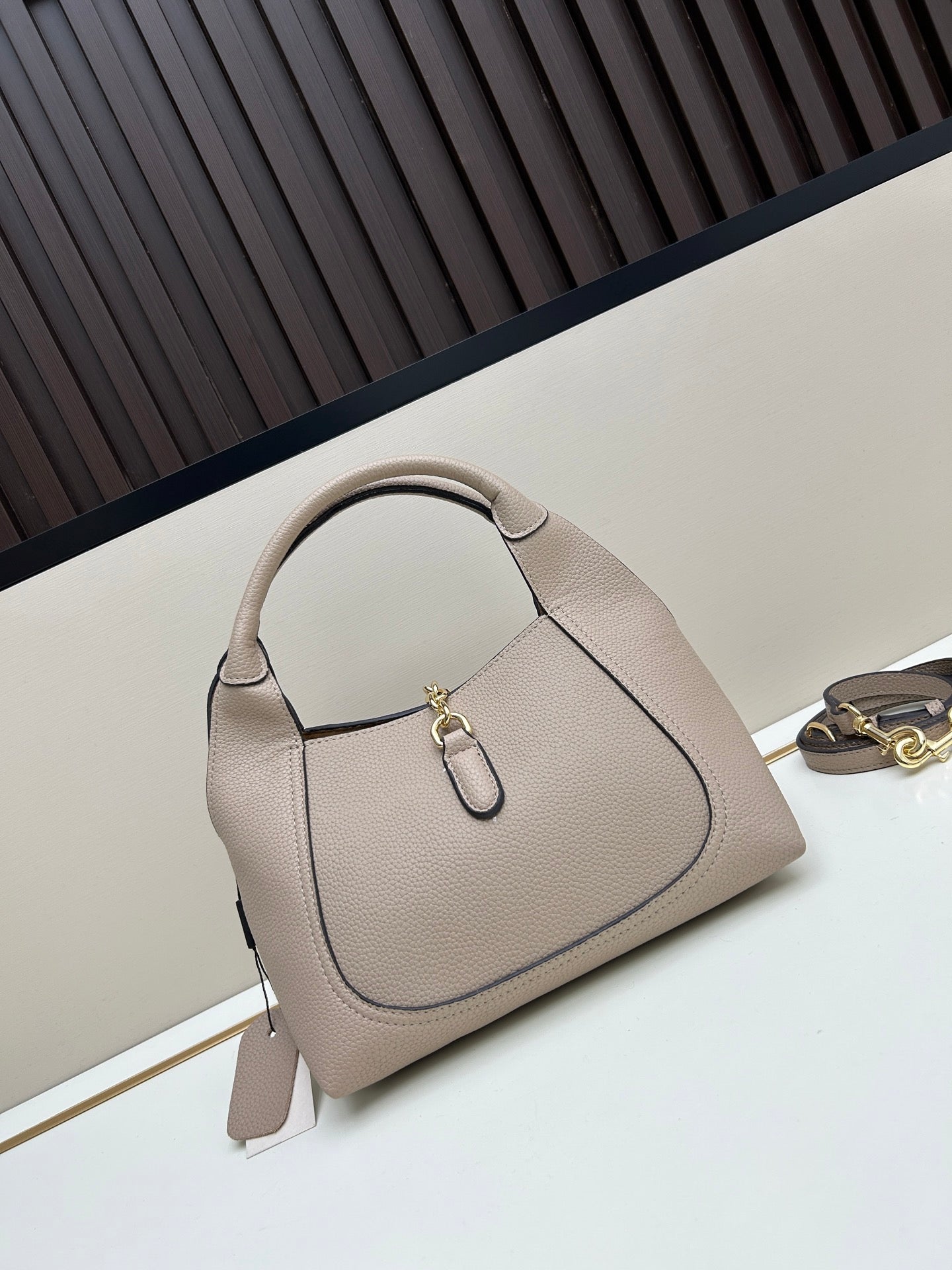 GUCCI Softbit Calfskin Tote Bag with Gift Box 27.5x21x16cm 2023 Holiday Edition Crossbody & Shoulder Bag