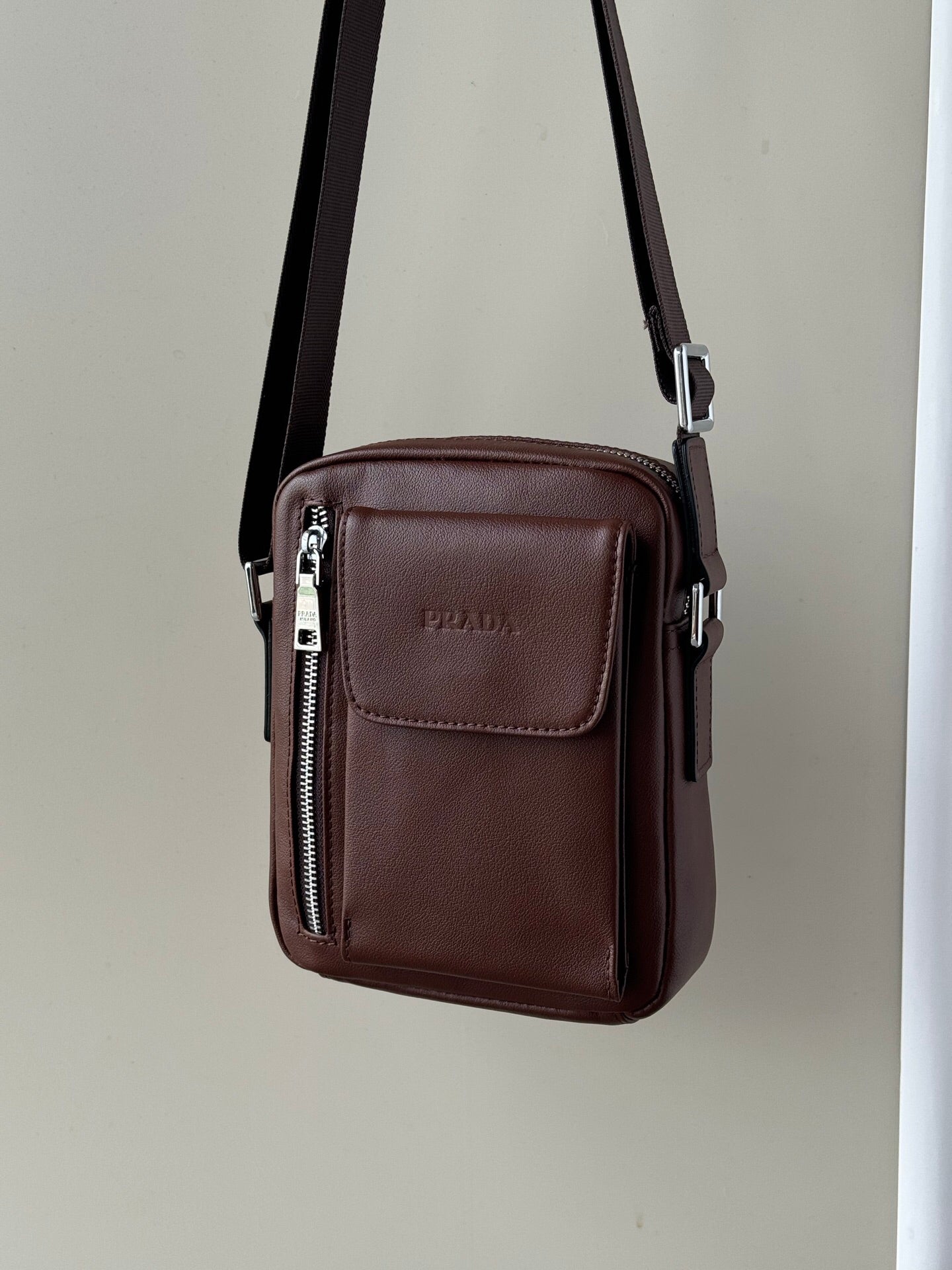 🔥 2025 Premium Phone Crossbody Bag - Italian Grain Leather + Triple-Zip Security | 19cm RFID Blocking | Black & Brown