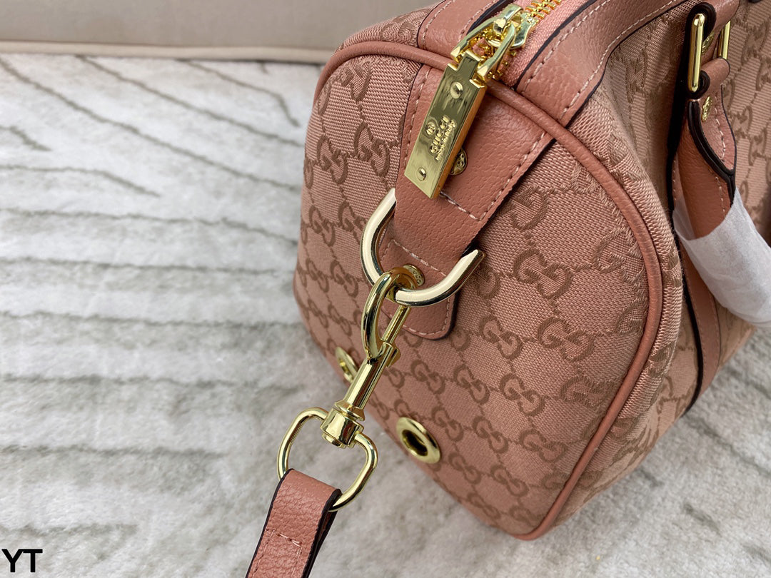 Gucci GG Canvas Pillow Tote Bag – Reversible Shoulder & Hand Carry 32x22cm Lightweight & Durable Must-Have Luxury