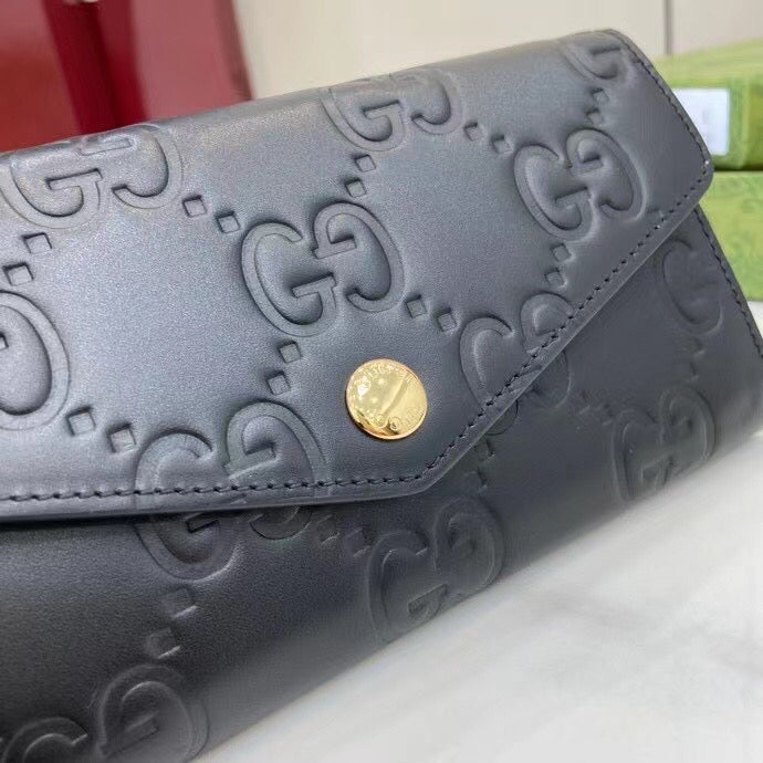 Gucci GG Monogram Long Wallet | Black Pebbled Leather with Antique Gold Closure | 19x10x3cm