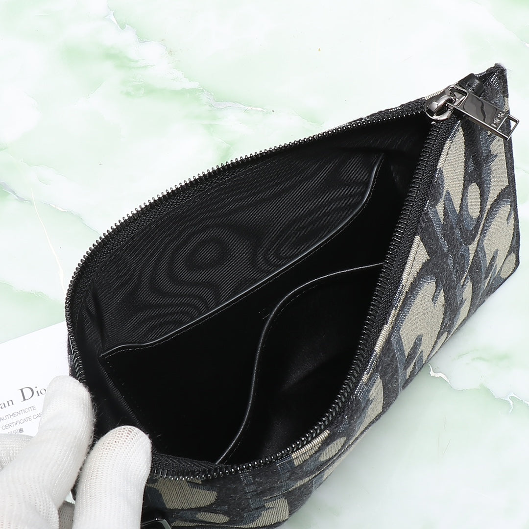 A5 Oblique Print Clutch Bag｜Beige & Black Contrast Trim｜4 Card Slots & Phone Pocket｜Brass Zipper