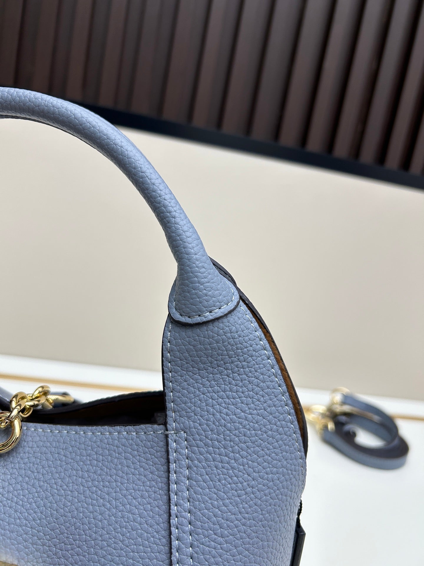 GUCCI Softbit Calfskin Tote & Crossbody Bag with Gift Box 27.5X21X16CM (2023 New Designer Handbag)