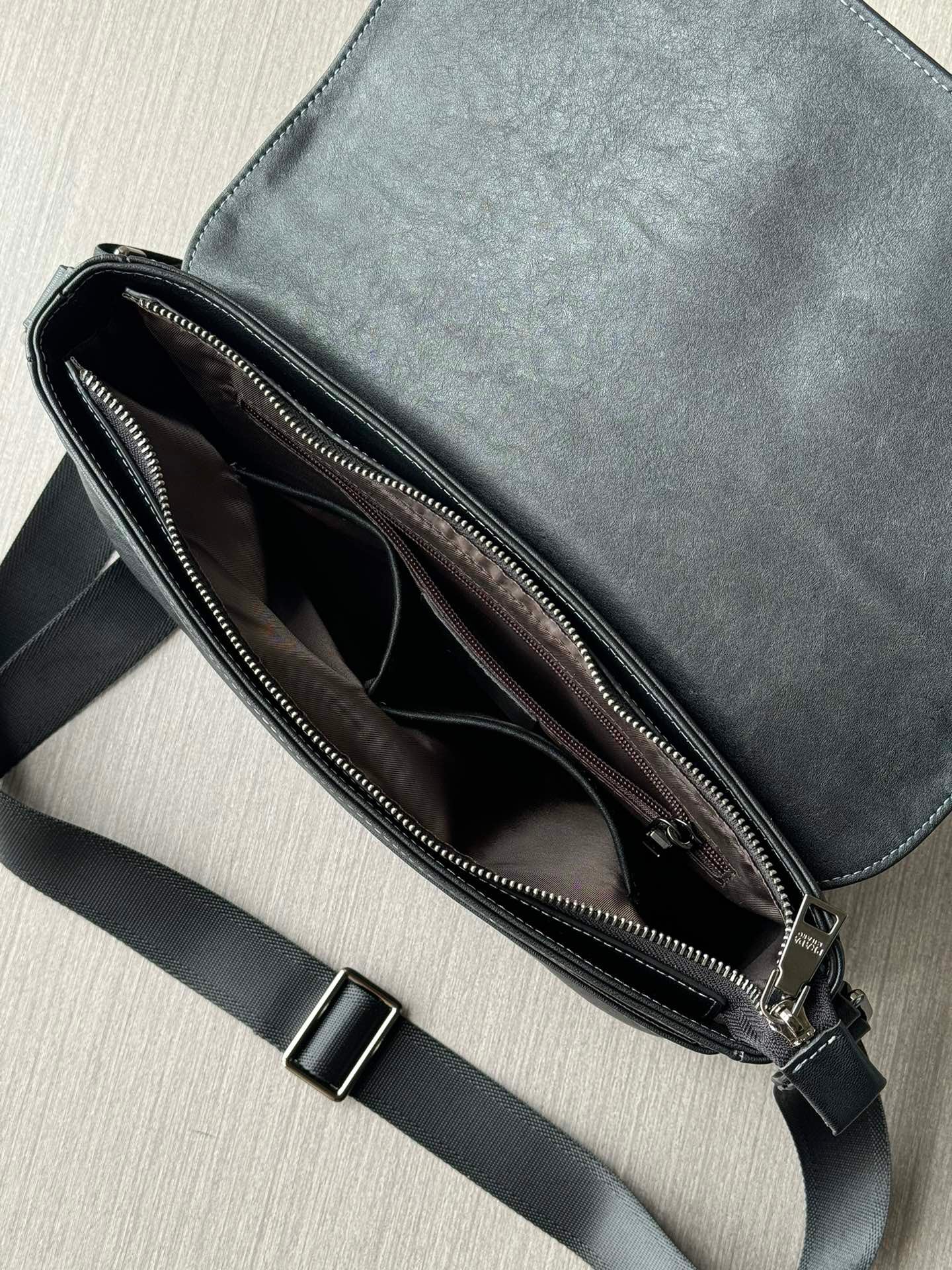 🔥 2024 Luxury Crossbody Bag - Italian Vegetable-Tanned Leather + Antique Brass Hardware | Multi-Pocket Organizer | 33cm Men's Travel Bag