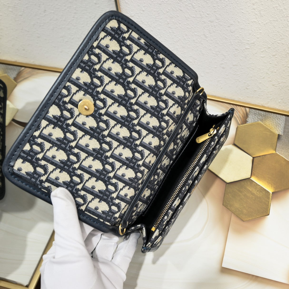 Dior 30 Montaigne Blue Oblique 2-in-1 Multifunctional Clutch Bag - Belt Strap/Shoulder/Crossbody/CD Emblem