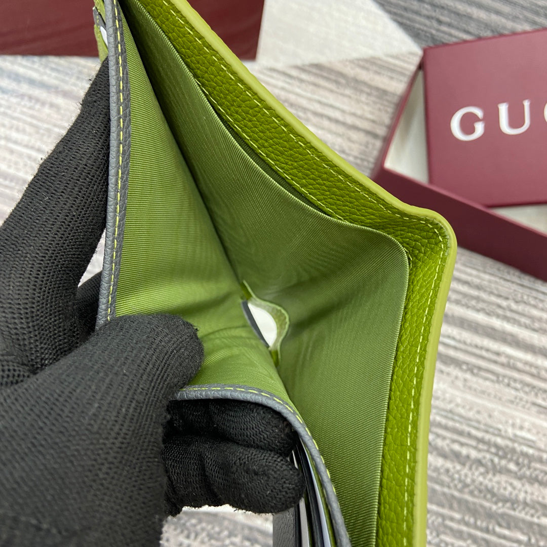 Gucci 2025 Early Spring Collection Green Calfskin Leather Bifold Wallet - Iconic Motif, Reimagined Elegance