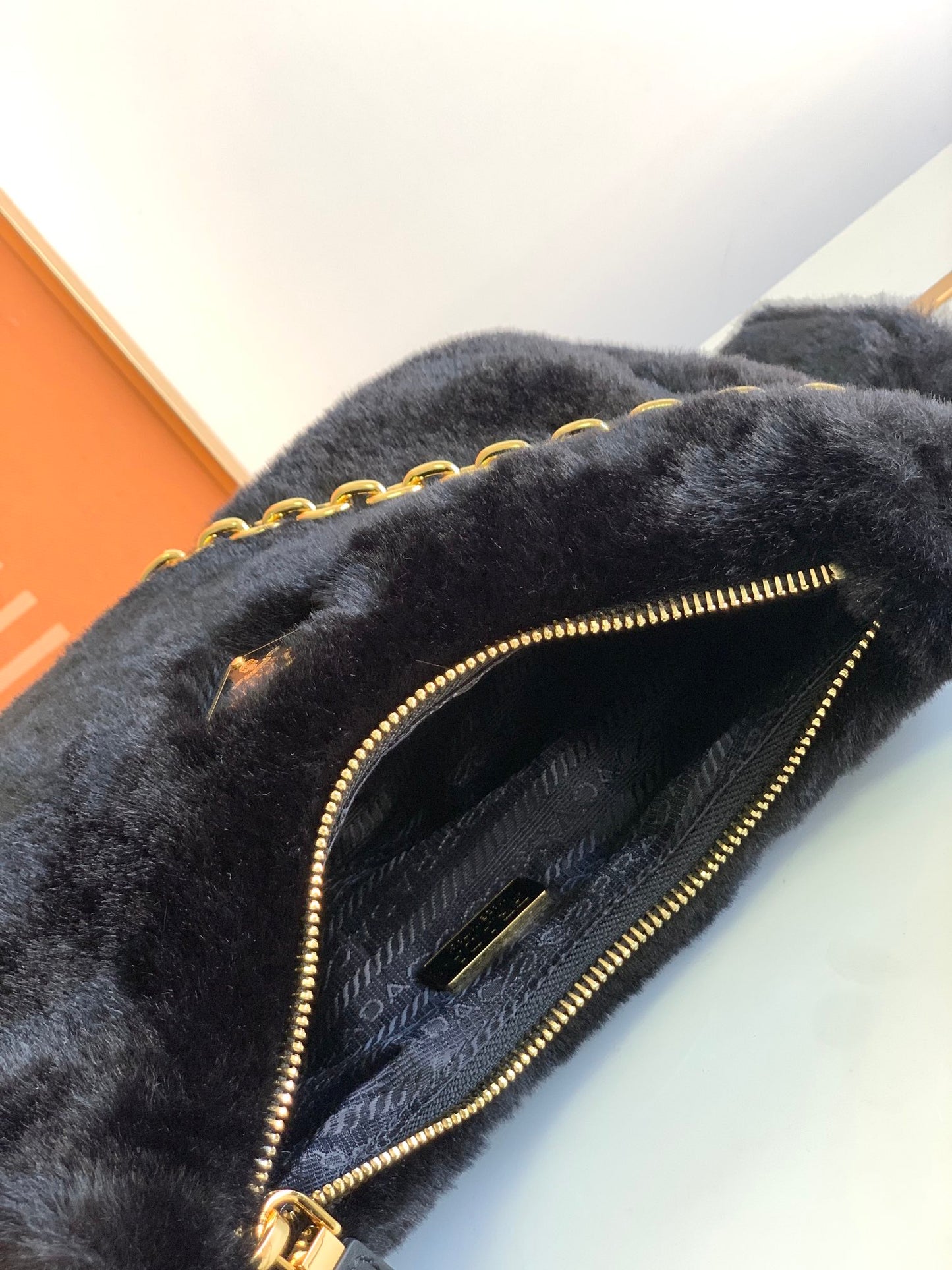 ✨2022 Winter Puffer Tote Bag 3in1｜Removable Chain+Plush Handle｜Triangle Logo｜22cm Spacious Organizer