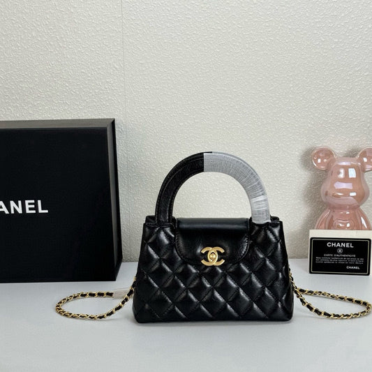 Chanel 23/24 Fall-Winter Camellia Bag | Runway-Exclusive Floral Artistry | 20cm Timeless Icon by Virginie Viard