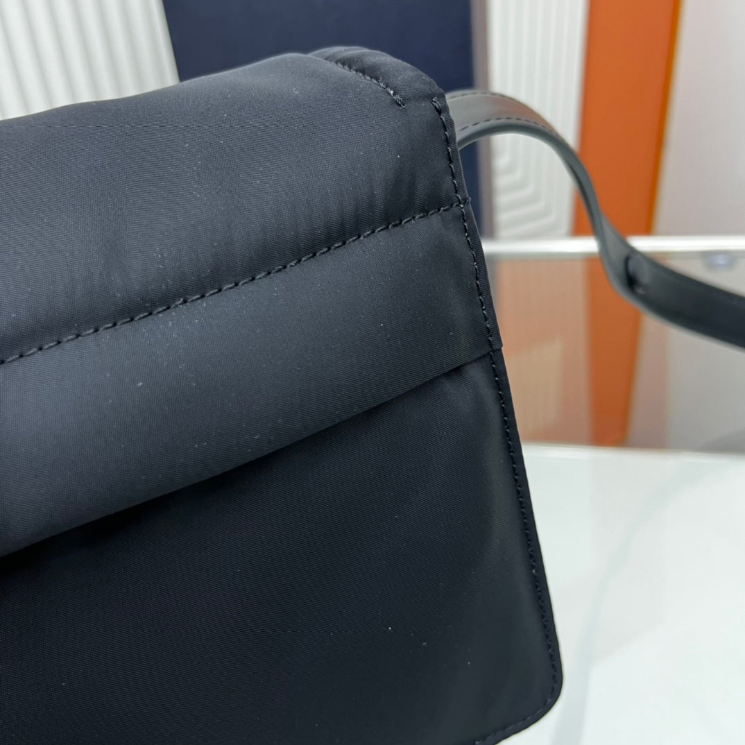 Classic Mini Messenger Bag  Padded Nylon Leather Strap Metal Accents Back Pocket Unisex Crossbody 23.5x18x11cm