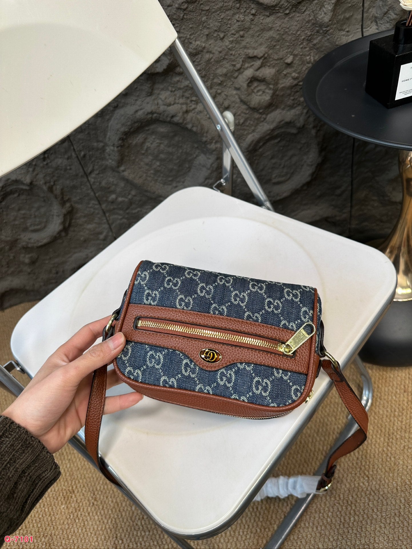 Gucci Ophidia Vintage GG Camera Bag – 19.13cm Compact Design Spacious Interior & Iconic Monogram