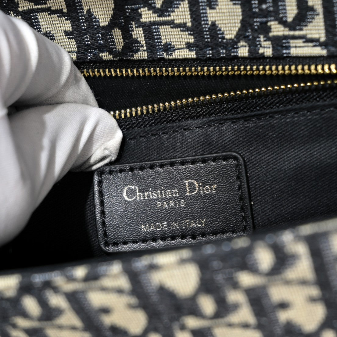 Dior 30 Montaigne Blue Oblique 2-in-1 Multifunctional Clutch Bag - Belt Strap/Shoulder/Crossbody/CD Emblem