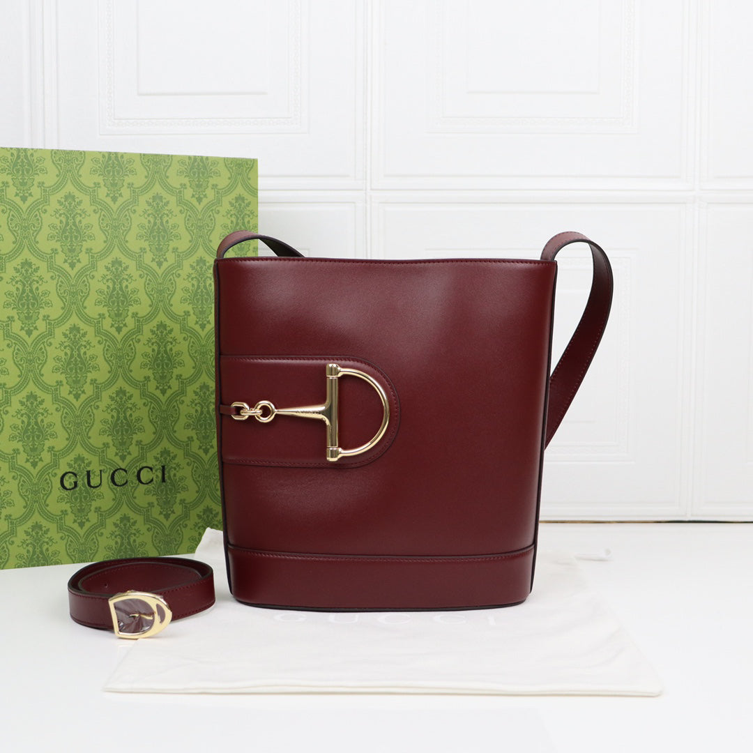 Gucci 73 Horsebit Bucket Bag SS2025 | Burgundy Oversized Tote with 3-Way Strap | 26x27.5x11.5cm