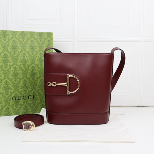 Gucci 73 Horsebit Bucket Bag SS2025 | Burgundy Oversized Tote with 3-Way Strap | 26x27.5x11.5cm